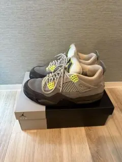 NIKE AIR JORDAN 4 RETRO LE 