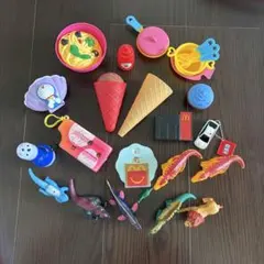 ハッピーセット　クレヨンしんちゃん　アニアキングダム　おままごと　おもちゃ