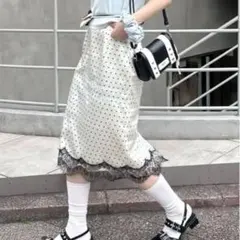 ドット柄サテン刺繍Iラインスカートのサムネイル