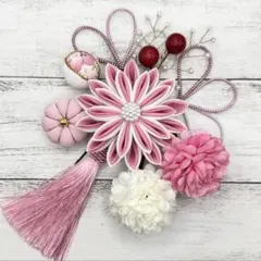 髪飾り　A 4341 つまみ細工　成人式　卒業式　結婚式　七五三　帯留め