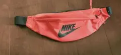 ナイキ　ボディバック