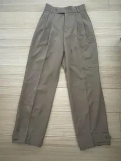 【2-3回使用】Mila Owen ミラオーウェン ベージュ テーパードパンツ