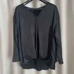 黒 Vネック 長袖シャツ ドレープデザイン