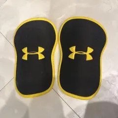 UNDER ARMOUR シンガード すねあて ブラック イエローのサムネイル