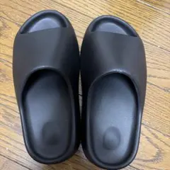 あ*し様 Yeezy slide gap adidas - メルカリ