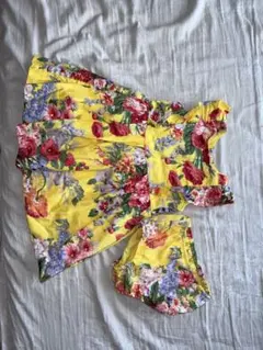 花柄ワンピース