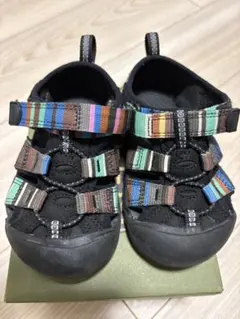KEEN ブラック マルチカラー サンダル