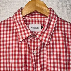 赤と白のギンガムチェックシャツ