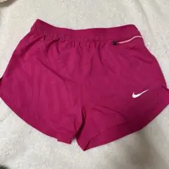 NIKE ショートパンツ　Mサイズ