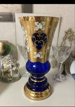 ボヘミアンクリスタル　 青色ガラス花瓶 金色装飾付き ボヘミアンクリスタル 青色ガラス花瓶 金色装飾付き ボヘミアン