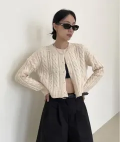 ケーブル編みニットカーディガン