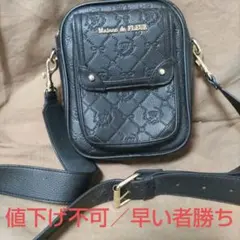 メゾンドフルール／ショルダー／モノグラム／ブラック／縦型／