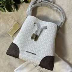 未使用　マイケルコース　スモールコンバーチブル　バケット　ショルダーバッグ　ロゴ
