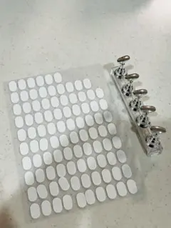 オーバル型ネイルチップ約100枚とホルダー