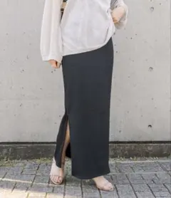美品【RIVE DROITE】リブカットタイトスカートのサムネイル