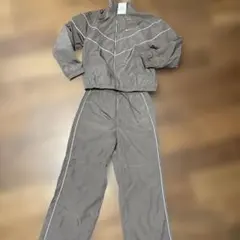 ナイキ ウィンドランナールーズUVウーブンフルジップジャケットパンツセットのサムネイル