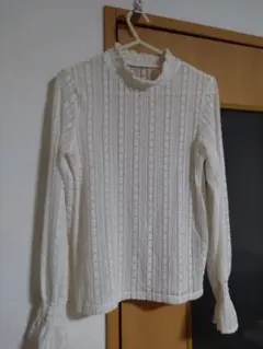 GU レースフリルネックT ホワイト 長袖シャツ