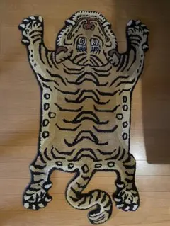 【新品未使用】チベタンタイガーラグ 60×90 赤 ピンク 希少 新品未使用】チベタンタイガーラグ 60×90 赤 ピンク 希少 - メルカリ