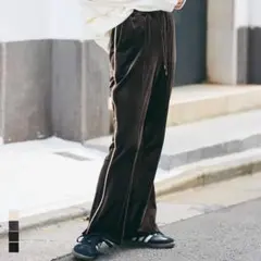 ベロアラインフレアパンツ