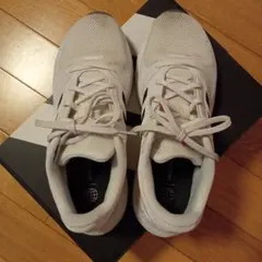 ホワイト メッシュ スニーカー