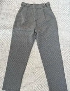 チェック柄タック入りストレートパンツ Mサイズのサムネイル