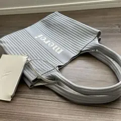 Item thumbnail for item f251d49a-a059-4d91-8f38-b5b2559b88d8