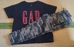 GAP 黒Tシャツと迷彩柄パンツセット
