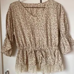 新品未使用　NICE CLAUP 花柄ブラウス