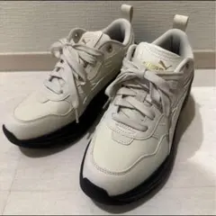 PUMA シリアウェッジ スニーカー