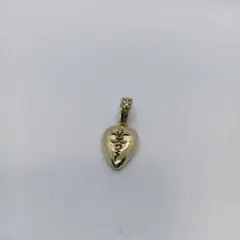 シルバー　ハート型　チャーム