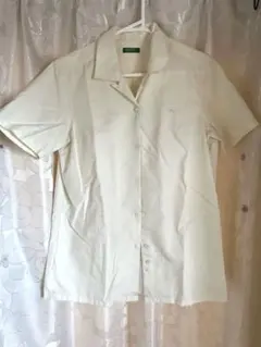 UNITED COLORS OF BENETTON 半袖シャツ クリーム色