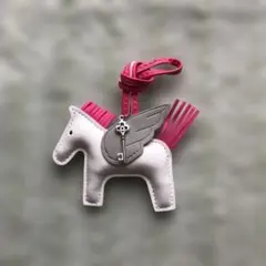 【未使用】ペガサス風　馬　ホース　キーホルダー　チャーム　プレゼント　贈り物