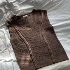 ニコアンド　Vネック ニットベスト