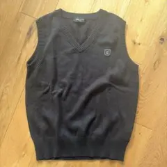COMME CA ISM 黒 Vネックベスト 150A