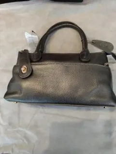 ダークシルバー　レザー バッグ ゴールド金具（未使用品）