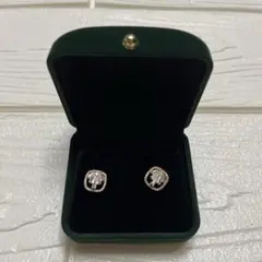 ✨人気 ジュエリー✨ 高級感 ラウンドスタッド ピアス 専用ケース