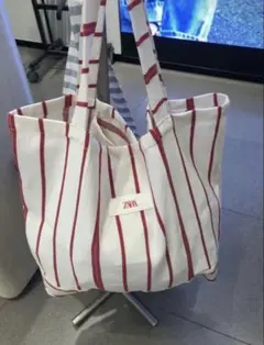★新品★ZARA エコバッグ 赤白ストライプ Lサイズのサムネイル