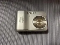 パ*ラ様 Nikon COOLPIX L3 シルバー デジタルカメラのサムネイル