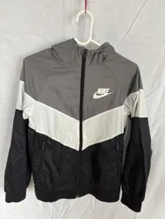 Nike フード付きウィンドブレーカー