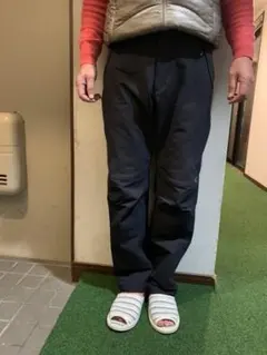 2㎝カットしてベルトループを6箇所取り付けました。