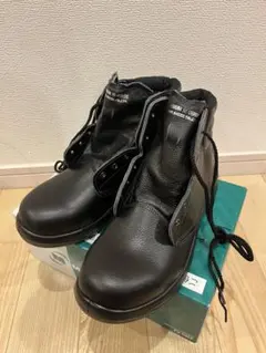 未使用　ミドリ安全　ハイカットシューズ　安全靴　オールブラック　ブーツ 楽天市場】ミドリ安全 先芯入り作業靴 DSF-35 ブラック 24.0