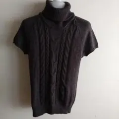 COMME CA ISM ダークグレー ハイネック半袖ニット