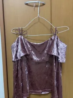 ピンク ベルベット オフショルダー トップス　shein