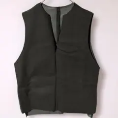 callautia【S】ベスト　ジレ　ノースリーブ　被り　Vネック　カーキ