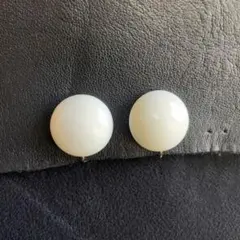 【20】オフホワイトイヤリング　丸型シンプル　ヴィンテージ