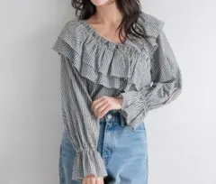 フリル付きチェック柄シャツ