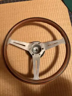 ナルディーステアリングのサムネイル