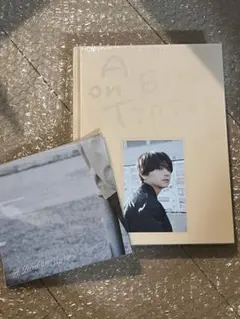 【新品未開封】 佐藤勝利 写真集 A Bird on Tiptoe FC限定版