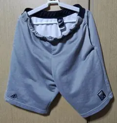 アディダス　ハーフパンツ
