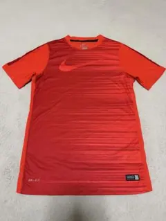 Nike DRI-FIT レッドシャツ